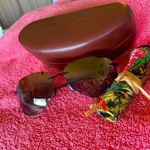 Maui Jim Sunglasses with Hard and Soft Case